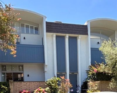 2 Bedroom 3BA 1582 ft Townhouse For Sale in Marina del Rey, CA