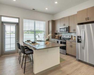 3 Bedroom 3BA 1525 ft Pet-Friendly Apartment For Rent in Fishers, IN
