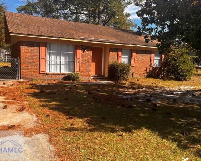 3 Bedroom 1BA 1090 ft Apartment For Rent in Hinesville, GA