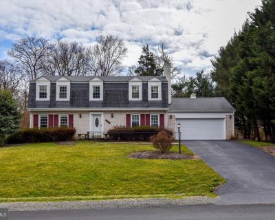 5 Bedroom 3BA 3392 ft Apartment For Rent in Great Falls, VA