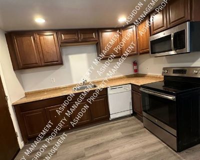 2 Bedroom 1BA 838 ft Pet-Friendly Apartment For Rent in Littleton, CO