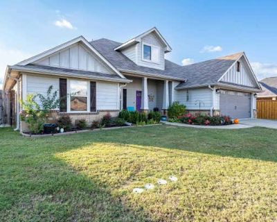 4 Bedroom 3BA 2240 ft Single Family Home For Sale in CHANDLER, TX