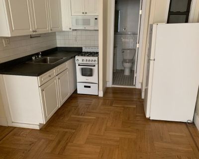 Charming UES1BR, $2800