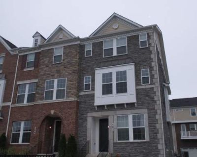 3 Bedroom 3.5BA 0 ft Pet-Friendly Townhouse For Rent in Gaithersburg, MD