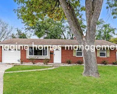 3 Bedroom 1.5BA 1350 ft Pet-Friendly Apartment For Rent in Springdale, OH