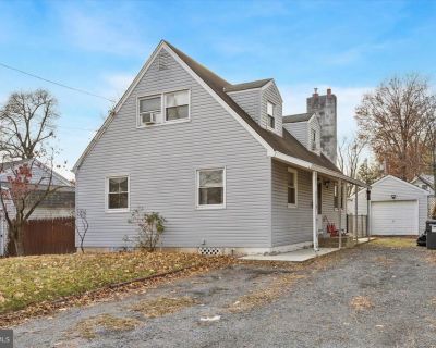 4 Bedroom 1BA 1388 ft Single Family House For Sale in Croydon, PA