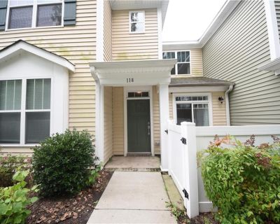 2 Bedroom 2BA 1462 ft Condo For Sale in Hampton, VA