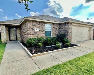 4 Bedroom 2BA 1621 ft Pet-Friendly Apartment For Rent in Fate, TX