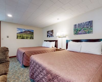 1BA House Vacation Rental in Riverbank Motel Room #8, Lincoln, NH
