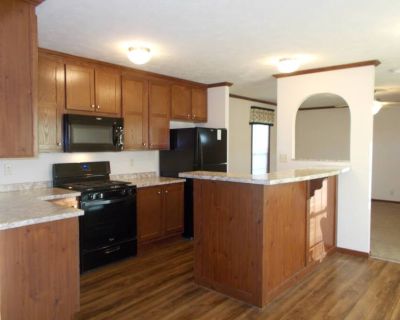 3 Bedroom 2BA 1216 ft Mobile Home For Rent in Batavia, OH