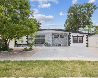 2 Bedroom 1BA 2158 ft Single Family House For Sale in Tampa, FL