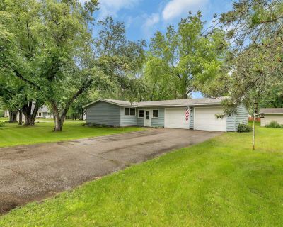 3 Bedroom 1BA 1008 ft Single Family House For Sale in Spicer, MN