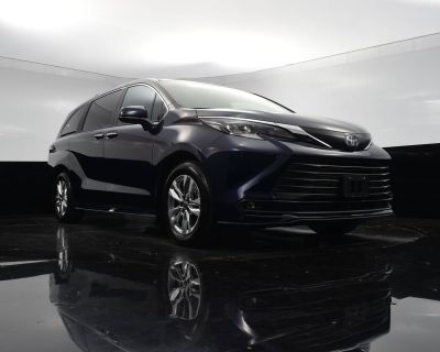 Used 2025 Toyota Sienna XLE