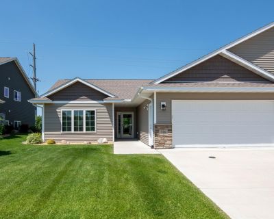 2 Bedroom 2BA 1386 ft Townhouse For Sale in Mankato, MN
