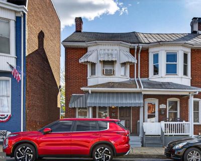 3 Bedroom 1BA 1325 ft Townhouse For Sale in York, PA