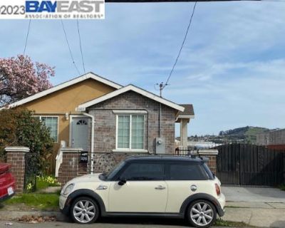 1779 ft Duplex For Sale in San Leandro, CA