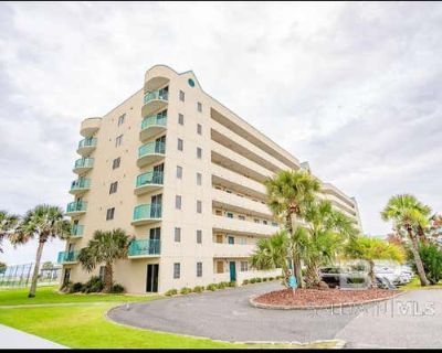 3 Bedroom 2BA 1095 ft Condominium For Sale in GULF SHORES, AL