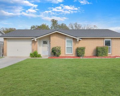 3 Bedroom 2BA 1277 ft Single Family House For Sale in Plano, TX