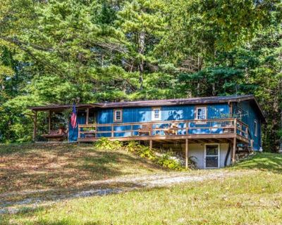 2 Bedroom 2BA 902 ft Single Family Home For Sale in SPRUCE PINE, NC