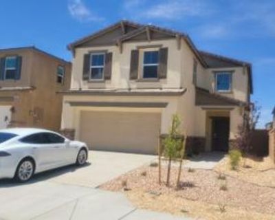 About the room.I have a room which will be available in August . All bills included. Wi-Fi and Tv included. Is a new house so you will be the first to share it with me. It is close to Freeway I15 and 395. . It is a 4 bedroom house with all bedrooms rooms upstairs. You will share the bathroom with one other roommate. You will have access to laundry, kitchen and common areas like living room and ...