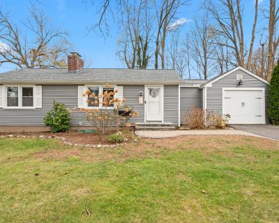 3 Bedroom 1BA 1315 ft Single Family House For Sale in Rocky Hill, CT