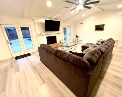 4 beds 3 bath house vacation rental in Dallas, TX