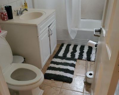 Room For Rent in 1BR 1BA Property, Worcester, MA