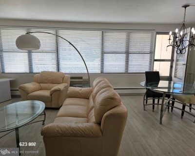 1 Bedroom 1BA 929 ft Condo For Sale in Elkins Park, PA