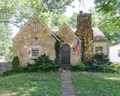2 Bedroom 2BA 1267 ft Single Family Home For Sale in KNOXVILLE, TN