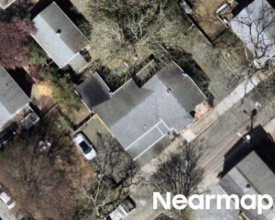 3 Bed 1.5 Bath Foreclosure Property in Newport, RI 02840 - Heath St