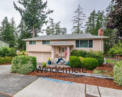 3 Bedroom 3BA 2652 ft Pet-Friendly Apartment For Rent in Oak Harbor, WA