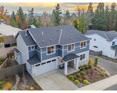 5 Bedroom 3BA 2787 ft Single Family House For Sale in Portland, OR