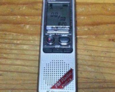 SONY ICD-B510F Handheld Digital Voice Recorder with fm radio--PreOwned