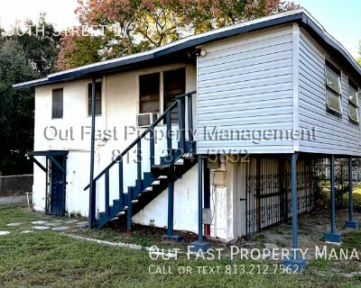 4811 N 30th Street 1/2. Discover this well-located 1-bedroom, 1-bathroom unit at 4811 N 30th Street in the heart of East Tampa (ZIP 33610). At approximately 600 sq ft, the home offers essential living space with a practical layout ideal for a single tenant or couple. Inside you ll find an in-unit stove, refrigerator, and microwave already included for your convenience. A flat water fee of just ...