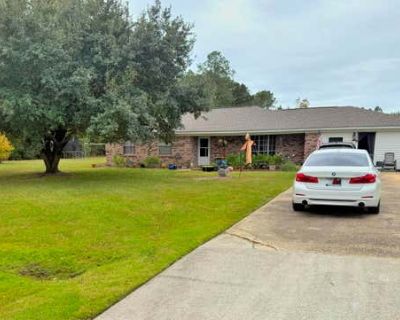 4 Bedroom 2BA 1440 ft Single Family Home For Sale in OCEAN SPRINGS, MS