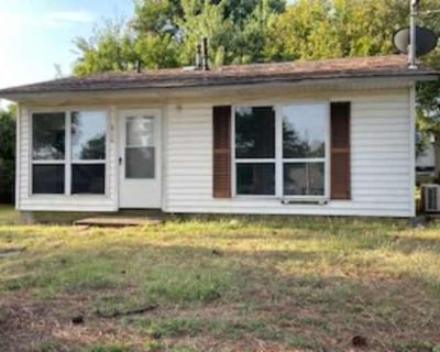 2 Bedroom 1BA 676 ft Furnished Apartment For Rent in Paragould, AR