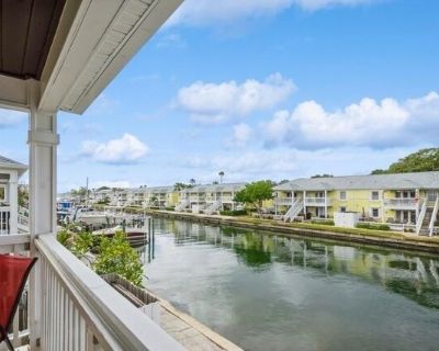 Coquina Key Dr Se Apt E, Saint Petersburg, Condo For Sale