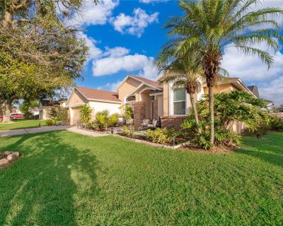 3 Bedroom 2BA 1718 ft Apartment For Rent in Davenport, FL