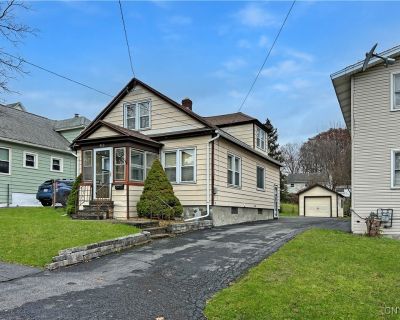 2 Bedroom 1BA 816 ft Single Family House For Sale in Syracuse, NY