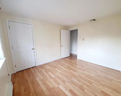 Pet friendly $950 per month room to rent in Southport