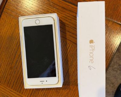 Nice iPhone 6 AT&T , silver color , good in front and back, work great