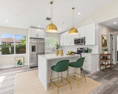 3 Bedroom 2BA 1326 ft Pet-Friendly Apartment For Rent in South Miami, FL