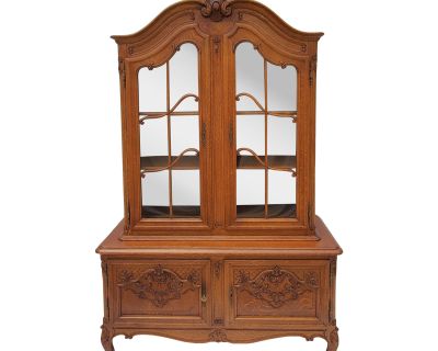 1930s Country French / Louis XV Oak Display China Cabinet Display Hutch