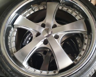 Good room nice place great people and this app tell don't work at all it's a scam just to get moneyAnd iat so stupid you can't even changed you profile. 1 Bedroom. 1 Bathroom