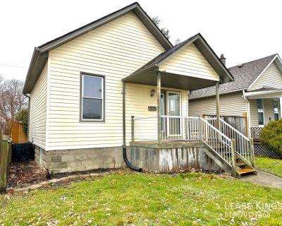 2 Bedroom 1BA 1100 ft Pet-Friendly Single-family home For Rent in Windsor, ON