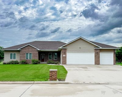 4 Bedroom 3BA 3818 ft Single Family House For Sale in Spencer, IA