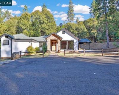 3 Bedroom 3BA 2092 ft Single Family Home For Sale in SOMERSET, CA