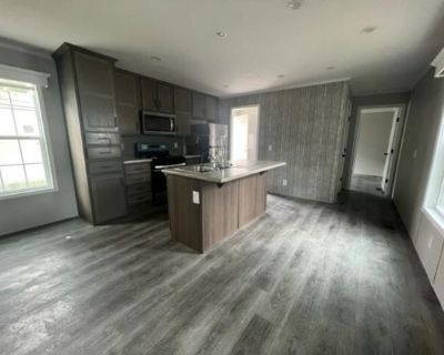 3 Bedroom 2BA 990 ft Mobile Home For Rent in South Bend, IN