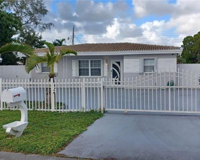 3 Bedroom 1BA 833 ft Single Family Home For Rent in Hollywood, FL