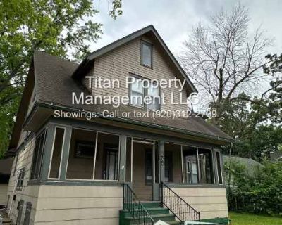 3 Bedroom 2BA 1954 ft House For Rent in Oshkosh, WI